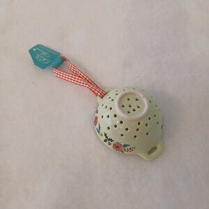 The Pioneer Woman Ceramic Christmas Ornament- Colander